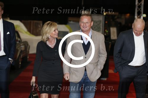 Maastricht 10 januari 2012
Connie Breukhoven en haar nieuwe vriend Frans v Maarschalkerwaart rijden van Amsterdam naar Maastricht waar ze eerst in hotel wat drinken en daarna naar een gala van een oldtimer beurs in het Mecc gaan.
Peter Smulders bv
