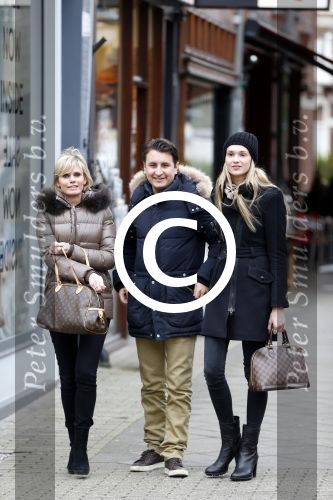 Amsterdam 11 januari 2012
Danny Froger met zijn vriendin en schoonmoeder.
Peter Smulders bv