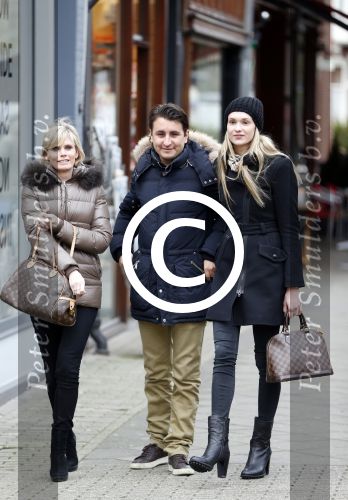 Amsterdam 11 januari 2012
Danny Froger met zijn vriendin en schoonmoeder.
Peter Smulders bv