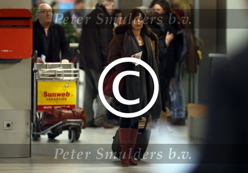 Schiphol 27 december 2012
Youp van t Hek en zijn vrouw Debbie Petter vertrekken vanaf schiphol op vakantie.
Peter Smulders bv