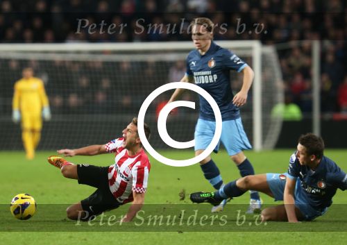Eindhoven, 30 Januari 2013
1/4 Finale KNVB Beker PSV-Feyenoord, Seizoen 2012-2013, eindstand 2-1
Dries Mertens wordt onderuit gehaald door Stefan de Vrij