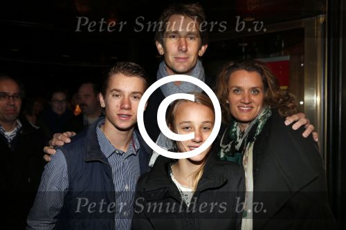 Amsterdam 21 december 2012
Premiere kerstcircus in carre. Edwin en Annemarie v d Sar met kinderen
Peter Smulders bv