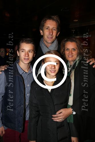 Amsterdam 21 december 2012
Premiere kerstcircus in carre. Edwin en Annemarie v d Sar met kinderen
Peter Smulders bv