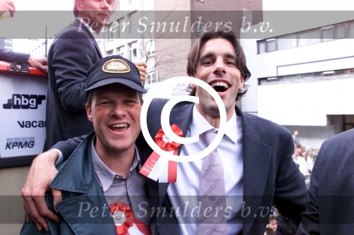Eindhoven 6 mei 2001
PSV-Heerenveen 3-0
PSV Landskampioen 2000/2001
Ruud v Nistelrooy en Erwin Koeman
Peter Smulders bv