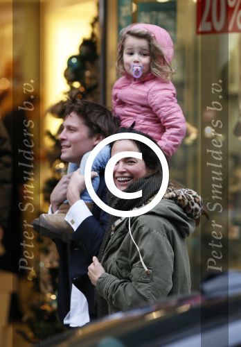 Amsterdam 20 december 2012
Evelyne Struijk met vriend en dochter op de pc hooftstraat.
Peter Smulders bv