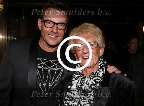 Amsterdam 21 december 2012
Premiere kerstcircus in carre. Gerard Joling met zus moeder en vriend
Peter Smulders bv