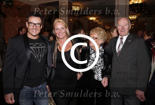 Amsterdam 21 december 2012
Premiere kerstcircus in carre. Gerard Joling met zus moeder en vriend
Peter Smulders bv