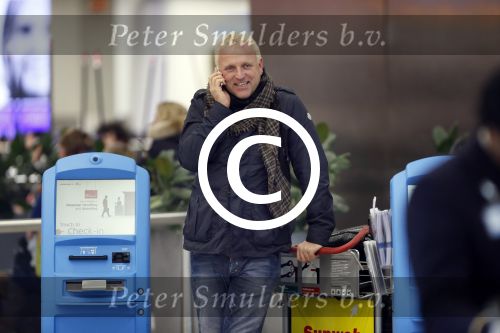 Schiphol 27 december 2012
Gordon vertrekt met zijn nieuwe vriend Robbert op vakantie naar Rio de Janeiro.
Peter Smulders bv