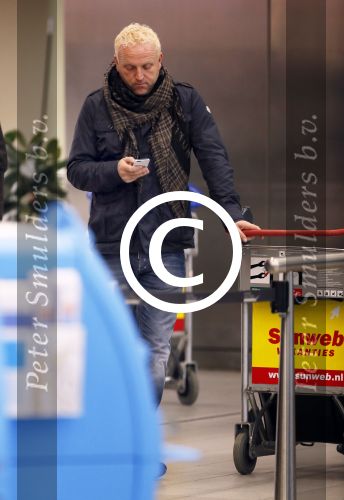 Schiphol 27 december 2012
Gordon vertrekt met zijn nieuwe vriend Robbert op vakantie naar Rio de Janeiro.
Peter Smulders bv