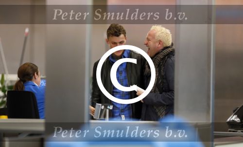 Schiphol 27 december 2012
Gordon vertrekt met zijn nieuwe vriend Robbert op vakantie naar Rio de Janeiro.
Peter Smulders bv