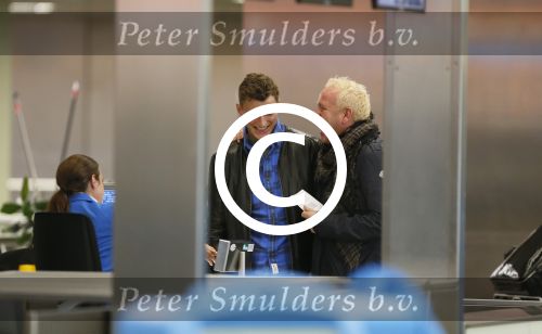 Schiphol 27 december 2012
Gordon vertrekt met zijn nieuwe vriend Robbert op vakantie naar Rio de Janeiro.
Peter Smulders bv