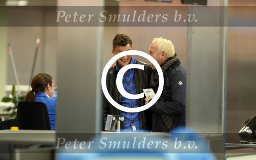 Schiphol 27 december 2012
Gordon vertrekt met zijn nieuwe vriend Robbert op vakantie naar Rio de Janeiro.
Peter Smulders bv