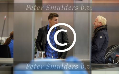 Schiphol 27 december 2012
Gordon vertrekt met zijn nieuwe vriend Robbert op vakantie naar Rio de Janeiro.
Peter Smulders bv
