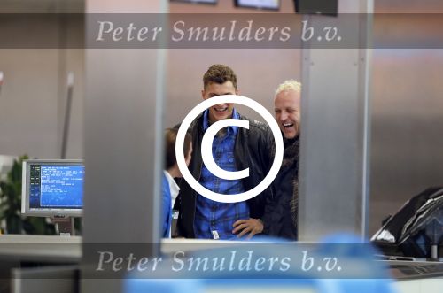 Schiphol 27 december 2012
Gordon vertrekt met zijn nieuwe vriend Robbert op vakantie naar Rio de Janeiro.
Peter Smulders bv
