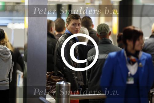 Schiphol 27 december 2012
Gordon vertrekt met zijn nieuwe vriend Robbert op vakantie naar Rio de Janeiro.
Peter Smulders bv