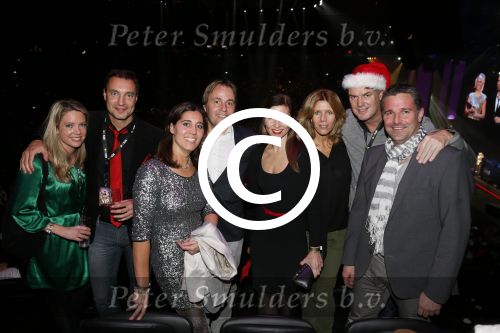 Amsterdam 22 december 2012
Radio 538 Jingle balls in het ziggo dome. Guido Albers met vrouw en Rob Witschge met vrouw en vrienden
Peter Smulders bv