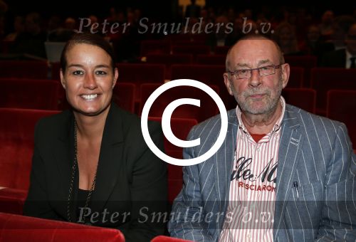 Utrecht 5 januari 2012
Premiere show Tineke Schouten in schouwburg Utrecht. hans Dorrestijn met zijn chauffeusse !!!
Peter Smulders bv