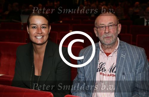 Utrecht 5 januari 2012
Premiere show Tineke Schouten in schouwburg Utrecht. hans Dorrestijn met zijn chauffeusse !!!
Peter Smulders bv