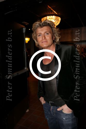 Uitgeest 14 januari 2013
Nieuwjaarsreceptie Henk Geels in Bobs saloon. Hans Klok met Linda Dubbeldeman
Peter Smulders bv