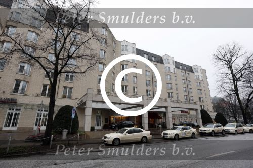 Hamburg 6 januari 2013
Hotel Grand Elysee in Hamburg waar rafael en Sylvie v d Vaart tijdelijk gewoond hebben en waar rafael weer gaat wonen na scheiding.
Peter Smulders bv