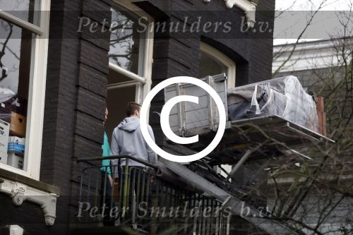Amsterdam 22 december 2012
Isa Hoes aan het verhuizen naar haar nieuwe huis aan het vondelpark.
Peter Smulders bv