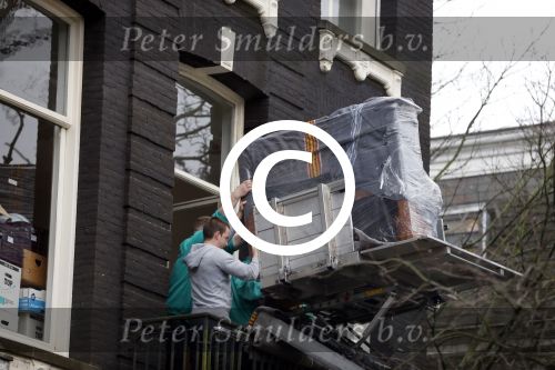 Amsterdam 22 december 2012
Isa Hoes aan het verhuizen naar haar nieuwe huis aan het vondelpark.
Peter Smulders bv