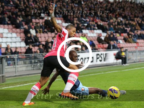 Eindhoven, 30 Januari 2013
1/4 Finale KNVB Beker PSV-Feyenoord, Seizoen 2012-2013, eindstand 2-1
Jeremain Lens wordt zwaar verdeigd door Bruno Martins Indi
Foto Peter Smulders BV
