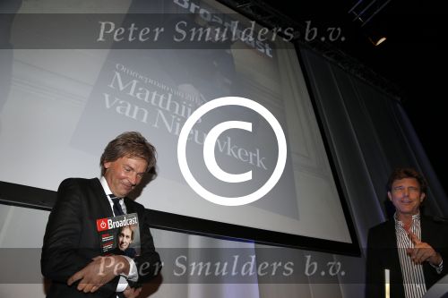 Amsterdam 17 januari 2013
Matthijs v Nieuwkek wordt uitgeroepen voor omroepman van het jaar en krijgt de prijs overhandigd uit handen van John de Mol.
Peter Smulders bv