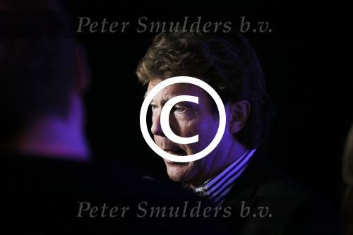 Amsterdam 17 januari 2013
Matthijs v Nieuwkek wordt uitgeroepen voor omroepman van het jaar en krijgt de prijs overhandigd uit handen van John de Mol.
Peter Smulders bv