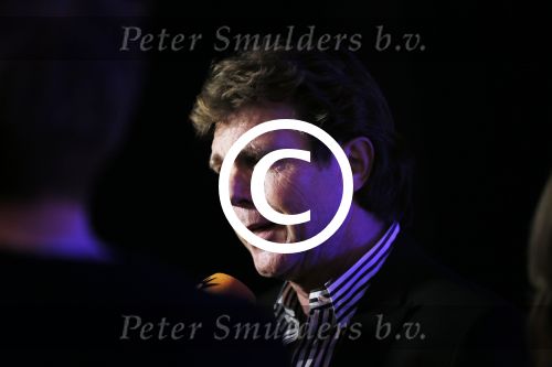 Amsterdam 17 januari 2013
Matthijs v Nieuwkek wordt uitgeroepen voor omroepman van het jaar en krijgt de prijs overhandigd uit handen van John de Mol.
Peter Smulders bv