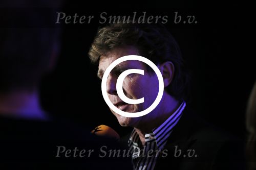 Amsterdam 17 januari 2013
Matthijs v Nieuwkek wordt uitgeroepen voor omroepman van het jaar en krijgt de prijs overhandigd uit handen van John de Mol.
Peter Smulders bv