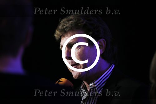 Amsterdam 17 januari 2013
Matthijs v Nieuwkek wordt uitgeroepen voor omroepman van het jaar en krijgt de prijs overhandigd uit handen van John de Mol.
Peter Smulders bv
