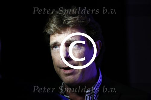 Amsterdam 17 januari 2013
Matthijs v Nieuwkek wordt uitgeroepen voor omroepman van het jaar en krijgt de prijs overhandigd uit handen van John de Mol.
Peter Smulders bv