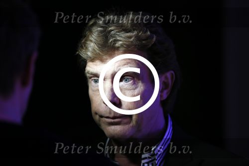 Amsterdam 17 januari 2013
Matthijs v Nieuwkek wordt uitgeroepen voor omroepman van het jaar en krijgt de prijs overhandigd uit handen van John de Mol.
Peter Smulders bv