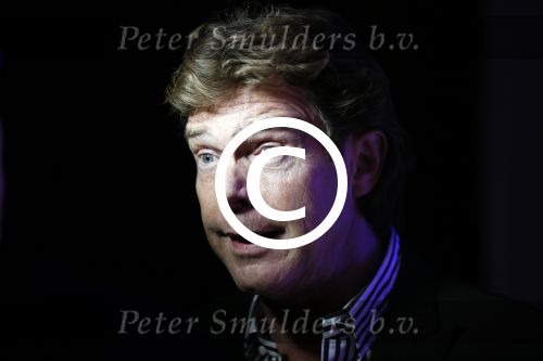 Amsterdam 17 januari 2013
Matthijs v Nieuwkek wordt uitgeroepen voor omroepman van het jaar en krijgt de prijs overhandigd uit handen van John de Mol.
Peter Smulders bv