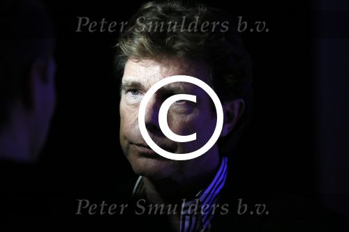 Amsterdam 17 januari 2013
Matthijs v Nieuwkek wordt uitgeroepen voor omroepman van het jaar en krijgt de prijs overhandigd uit handen van John de Mol.
Peter Smulders bv
