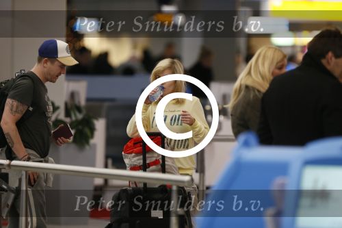 Schiphol 27 december 2012
Josje Huisman (K3) en vriend Johnny de Mol vertrekken vanaf schiphol op vakantie naar Rio de Janeiro.
Peter Smulders bv