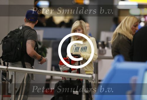 Schiphol 27 december 2012
Josje Huisman (K3) en vriend Johnny de Mol vertrekken vanaf schiphol op vakantie naar Rio de Janeiro.
Peter Smulders bv