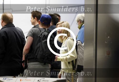 Schiphol 27 december 2012
Josje Huisman (K3) en vriend Johnny de Mol vertrekken vanaf schiphol op vakantie naar Rio de Janeiro.
Peter Smulders bv
