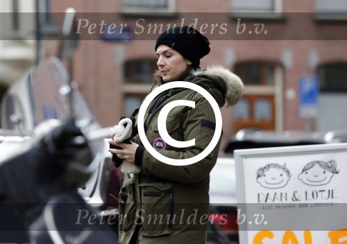 Amsterdam 14 januari 2013
Kim v Kooten met vlekken in haar gezicht op straat.
Peter Smulders bv