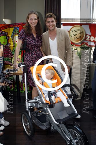 Amsterdam 12 juni 2009
Papa van het jaar verkiezing 
Koert-Jan de Bruijn met zijn vriendin Charlotte en dochter.