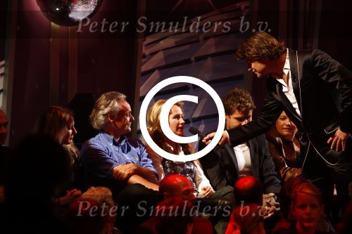 Aalsmeer 15 mei 2009
Dancing with the stars in de studio\'s in Aalsmeer. Beau  Erven Dorens met Helga v Leur en Koert-Jan de Bruijn