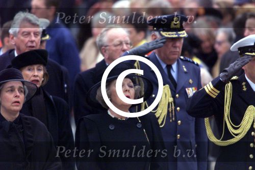 Amsterdam 4 mei 2001

Dodenherdenking op de dam met Koningin Beatrix en Prins Willem Alexander(in uniform)

Peter Smulders bv