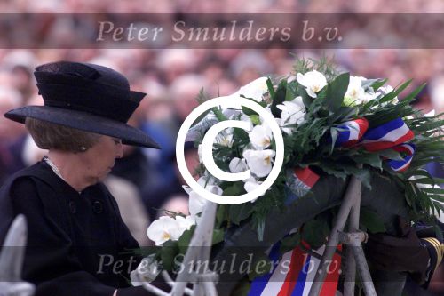 Amsterdam 4 mei 2001

Dodenherdenking op de dam met Koningin Beatrix en Prins Willem Alexander(in uniform)

Peter Smulders bv