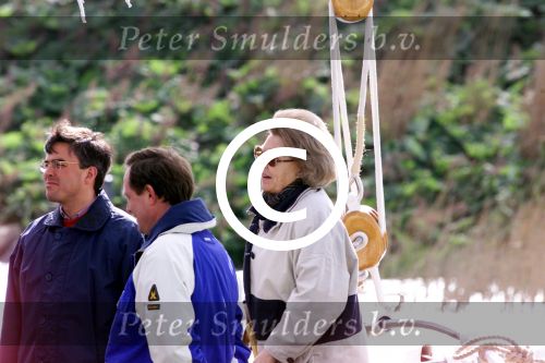 Muiden 6 mei 2001

Koningin beatrix neemt haar hondjes mee als ze gaat varen met de Groene Draeck.

Peter Smulders bv