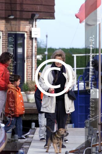 Muiden 6 mei 2001

Koningin beatrix neemt haar hondjes mee als ze gaat varen met de Groene Draeck.

Peter Smulders bv