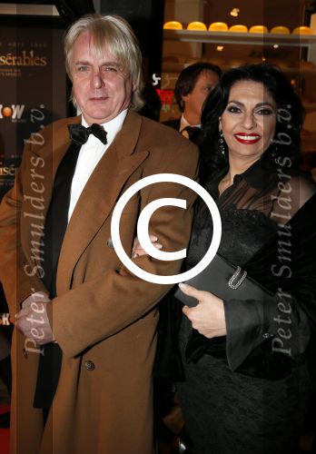 Amsterdam 9 januari 2012
Premiere les Miserables in Tuschinski. Laura Fyji met man
Peter Smulders bv