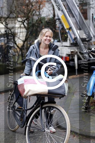 Amsterdam 22 december 2012
Isa Hoes aan het verhuizen naar haar nieuwe huis aan het vondelpark. Liesbeth kamerling
Peter Smulders bv