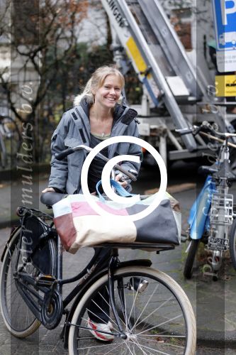 Amsterdam 22 december 2012
Isa Hoes aan het verhuizen naar haar nieuwe huis aan het vondelpark. Liesbeth kamerling
Peter Smulders bv