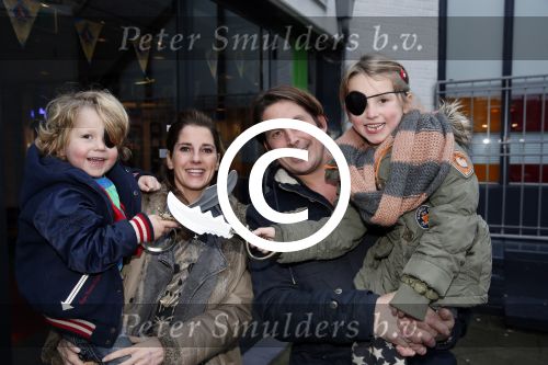 Rotterdam 3 januari 2012
Premiere Piet Piraat in Rotterdam. Lodewijk Hoekstra met vrouw en kinderden
Peter Smulders bv